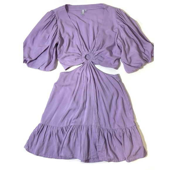 SKEMO NWT Lilac Purple Cut Out Bubble Sleeve Keyhole Mini Dress Size Medium $158 - Picture 2 of 12